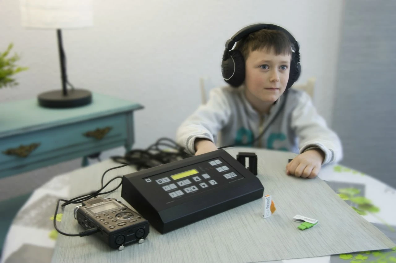 Besson® Electronic Ear on a table